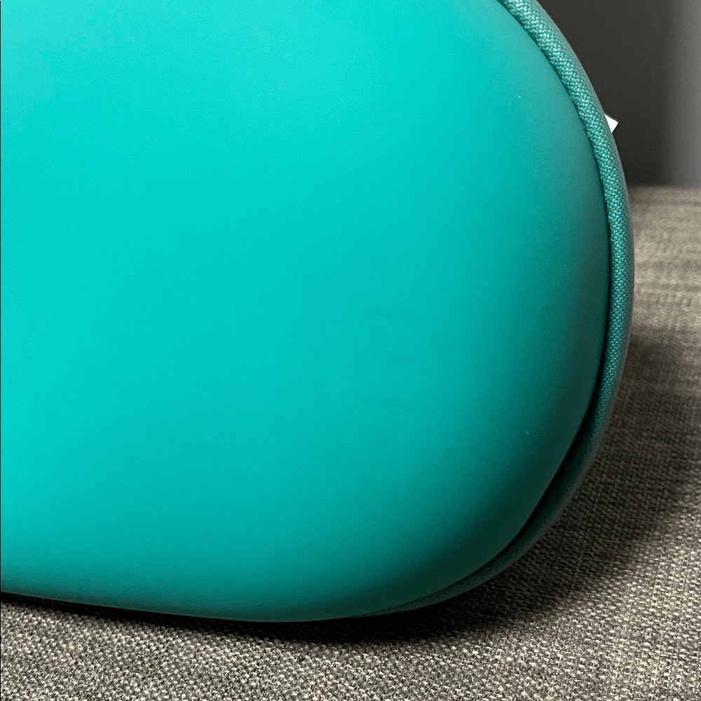 One Skin Teal Cosmetic Bag - Picture 3 of 10